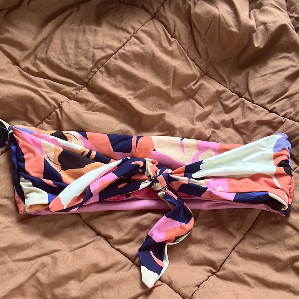 Dippin daisy’s swell bandeau top size small. Never worn brand new with tags